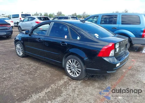 2009 Volvo S40 2.4I из США, поврежденный, VIN YV1MS382292458461